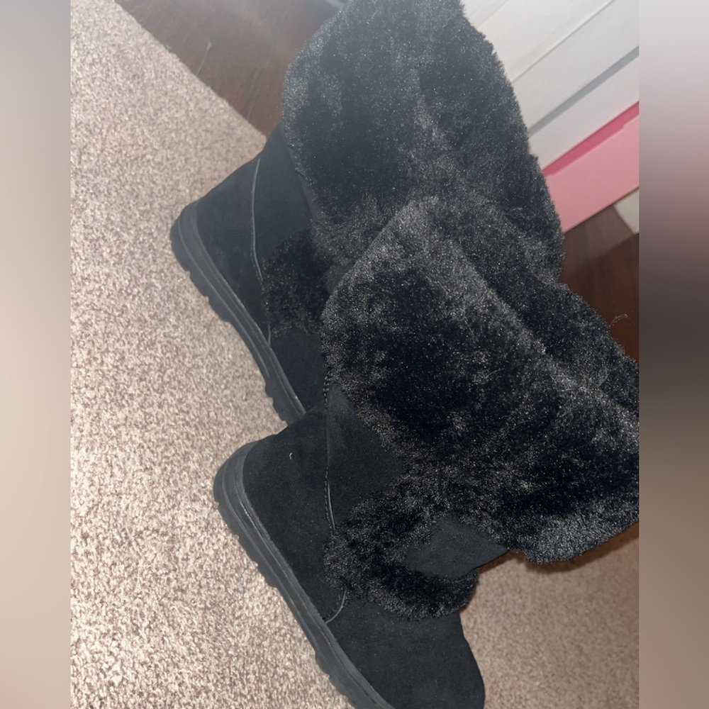 Womens size 8 Black boots